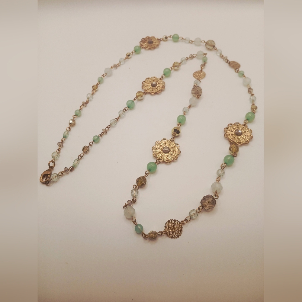 Gold Tone Green Acrylic Beaded Necklace With Gold Tone Flower Accents 18.5"